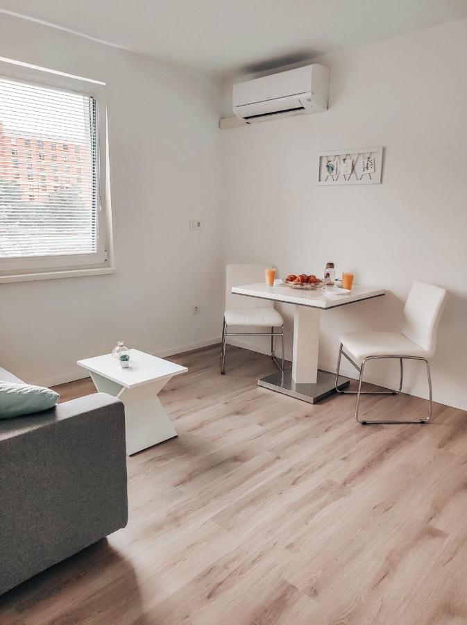 Studio Apartment Sanya #2 Ljubljana Eksteriør bilde